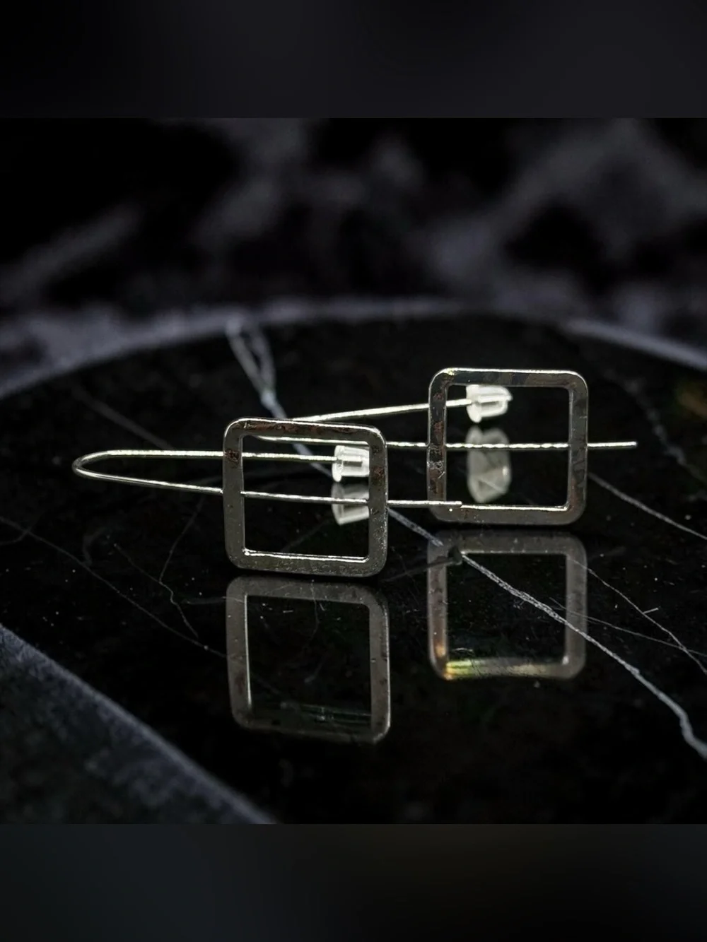 🩶Minimalist Hammered Gunmetal Square Drop Earrings/NWOT🩶